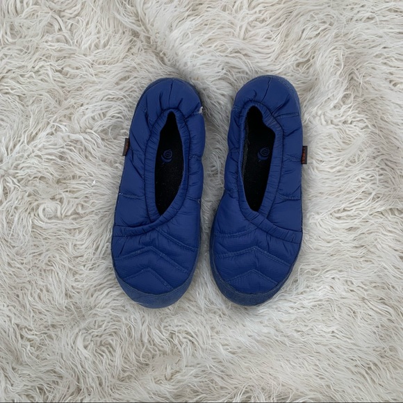 Acorn Bright Blue Puffer Slip On Shoes Size 8-9 - Picture 2 of 5